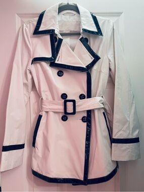 Classic Double-Breasted White Trench Coat with Black Patent Trim